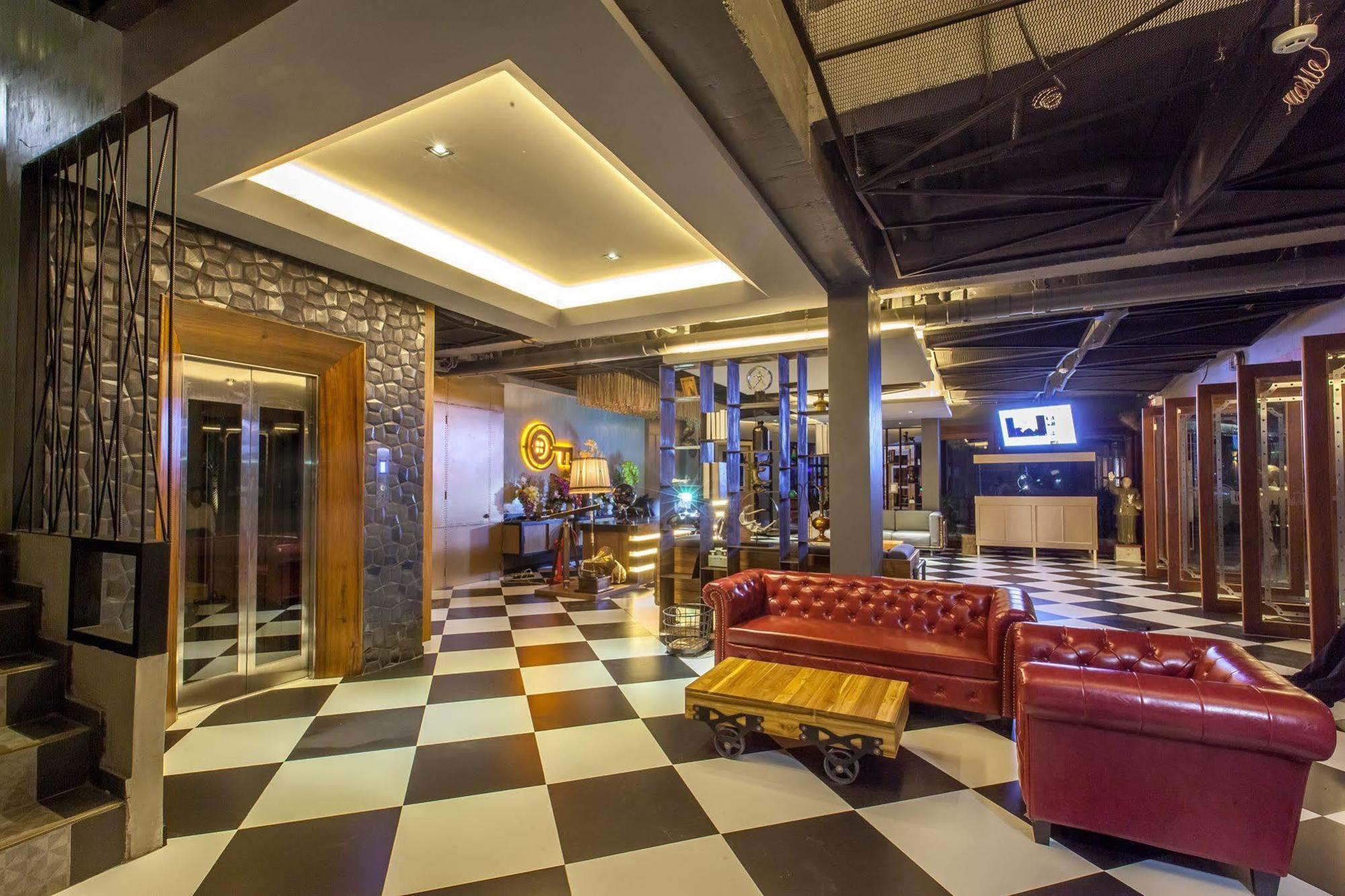 Loft Mania Boutique Hotel Чумпхон Экстерьер фото